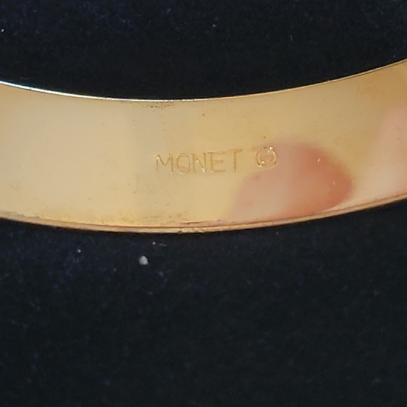 MONET Chunky Goldtone Bangle Diamond Cut Bracelet - Picture 5 of 8